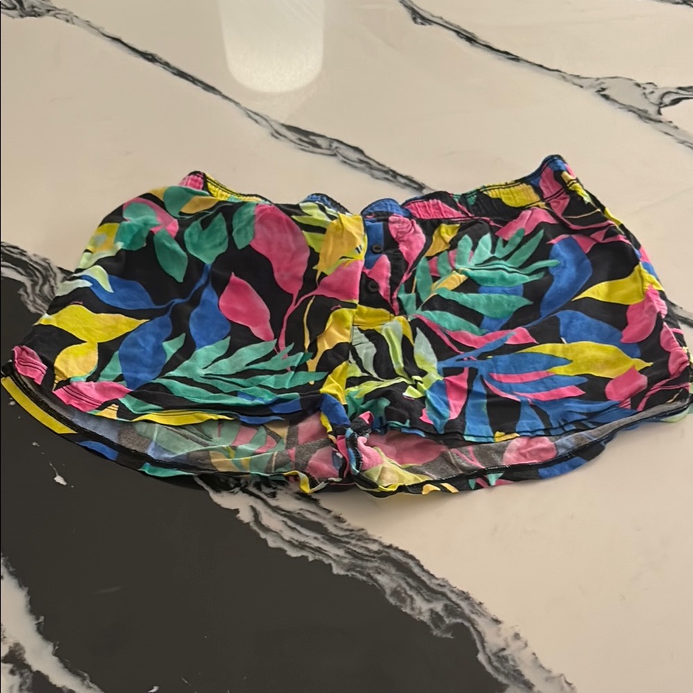Colorful Leaf Print Women's Shorts